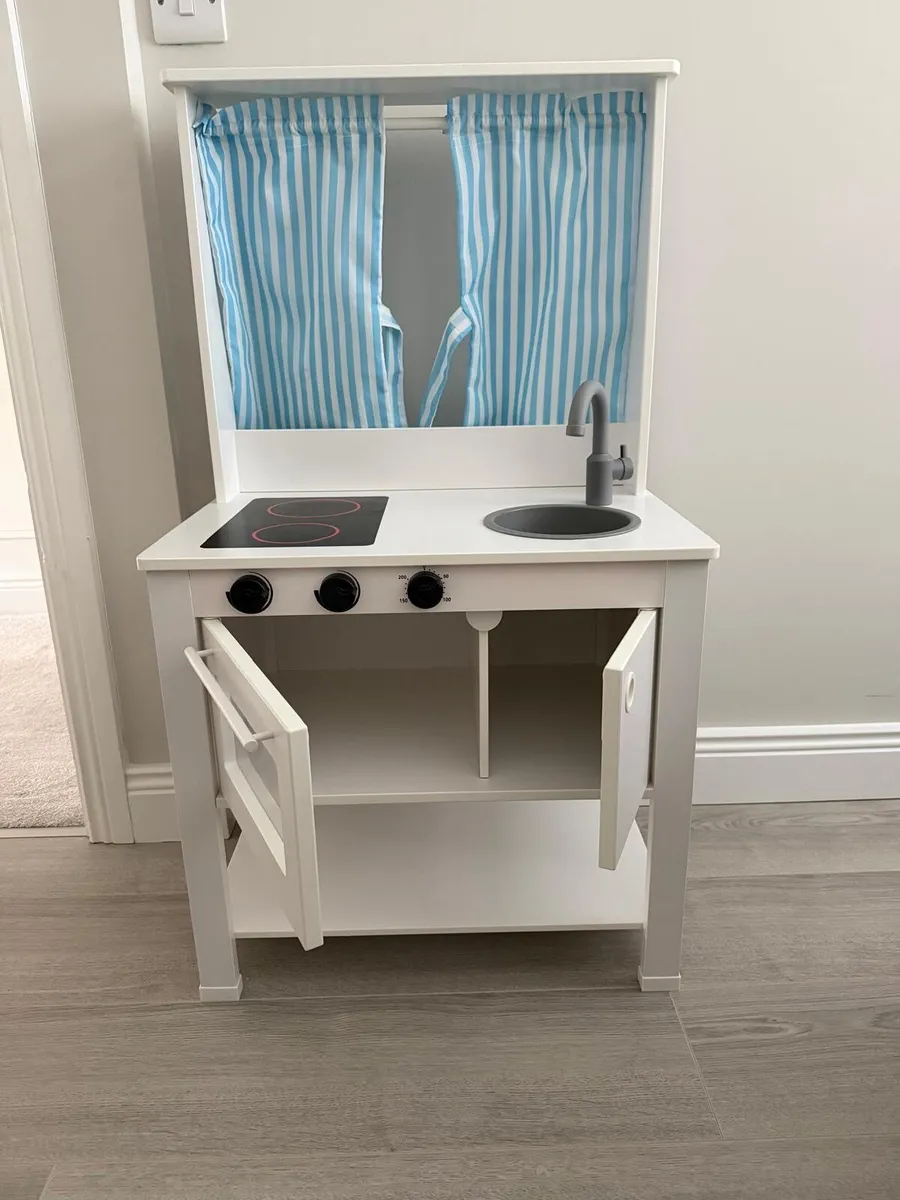 Kids kitchen like new - Image 3