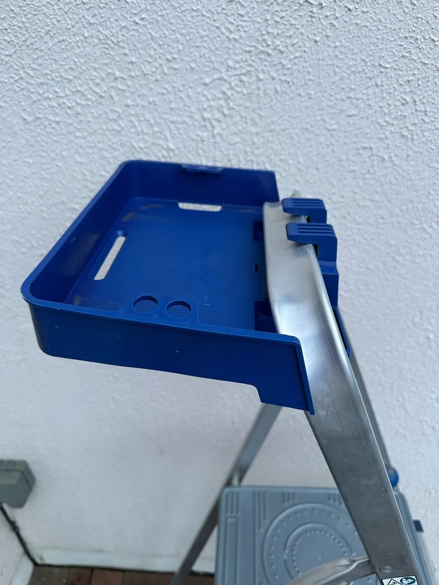 Werner 5 tread Aluminium & steel Step Ladder - Image 3