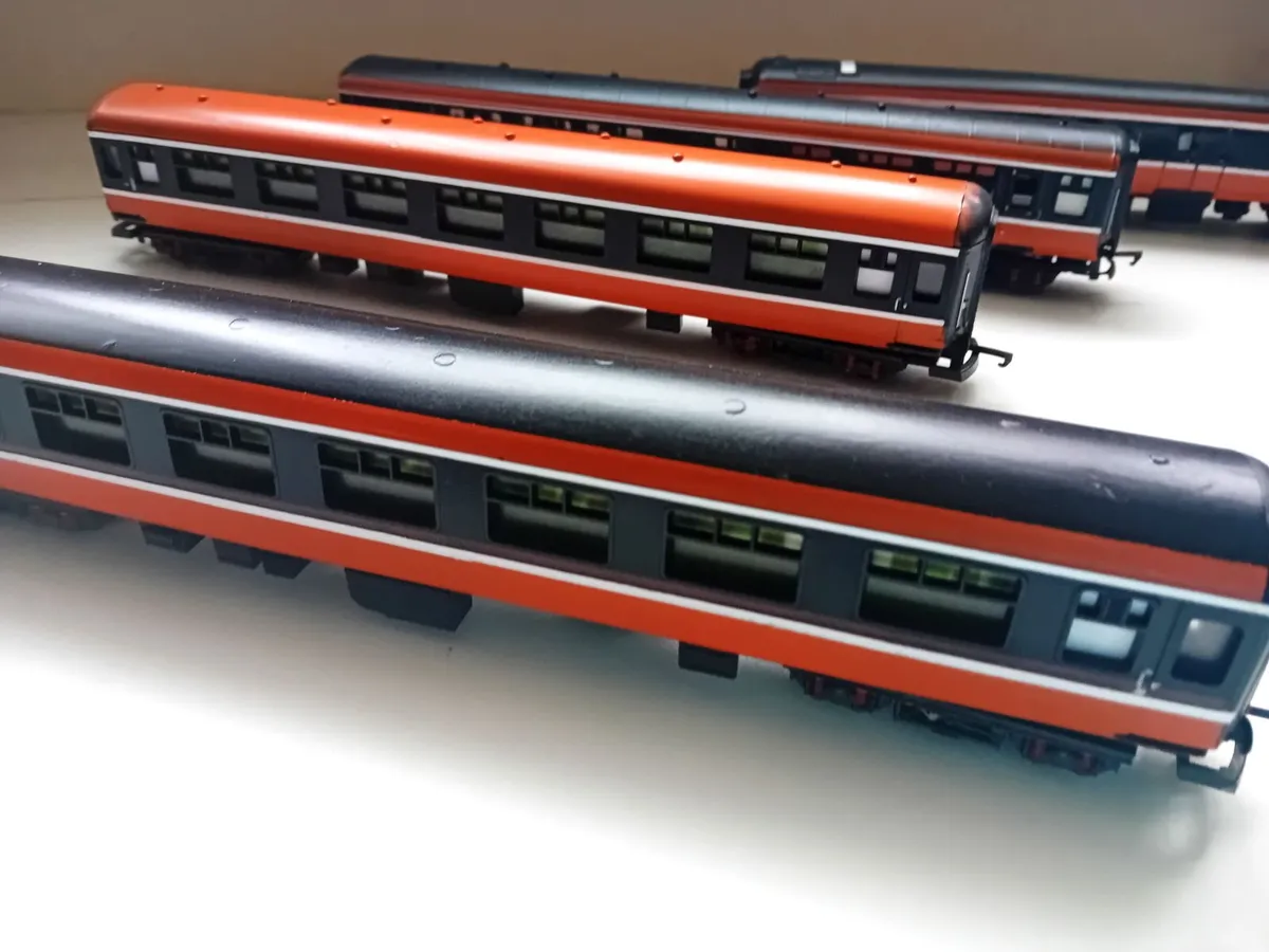 MODEL RAILWAY   IRISH  MK2  COACH   SET - Image 3
