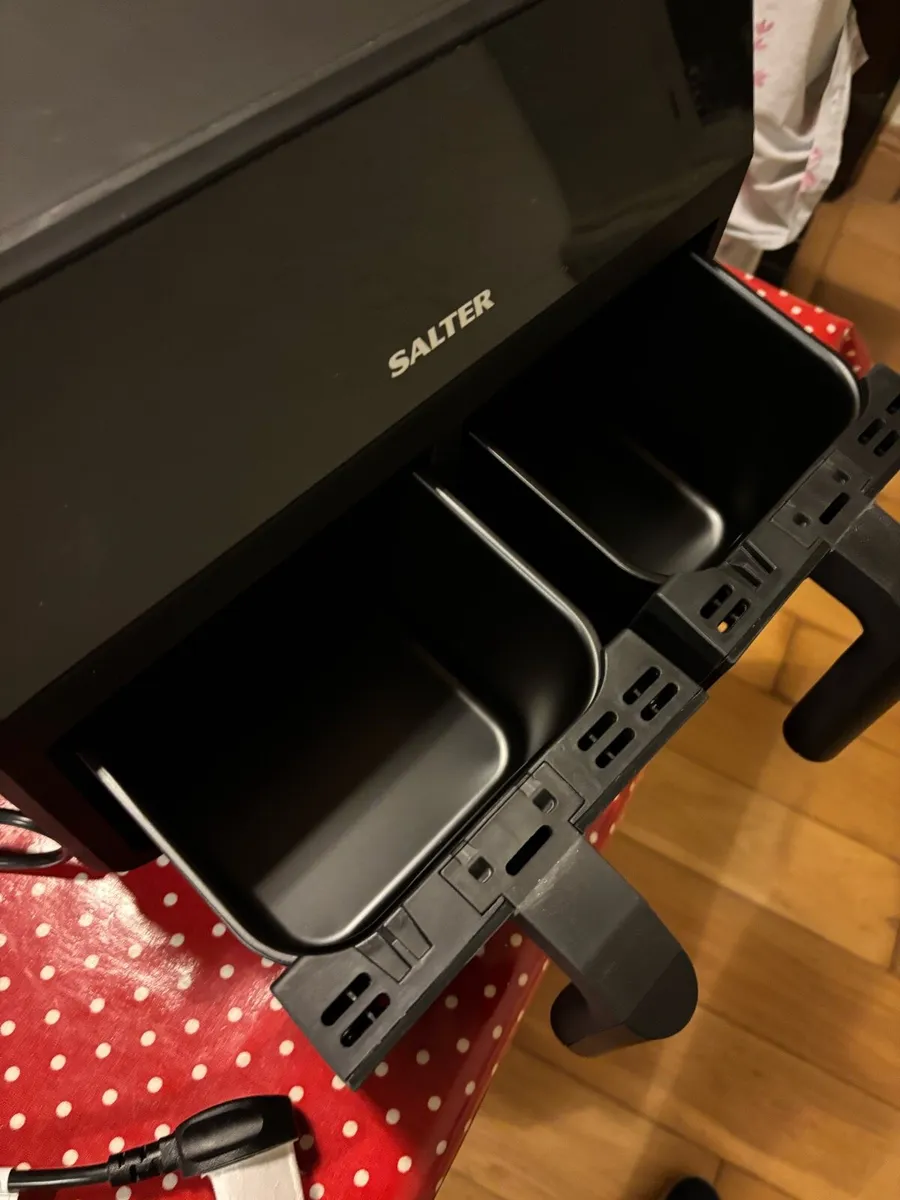 New dual large capacity salter air fryer - Image 3