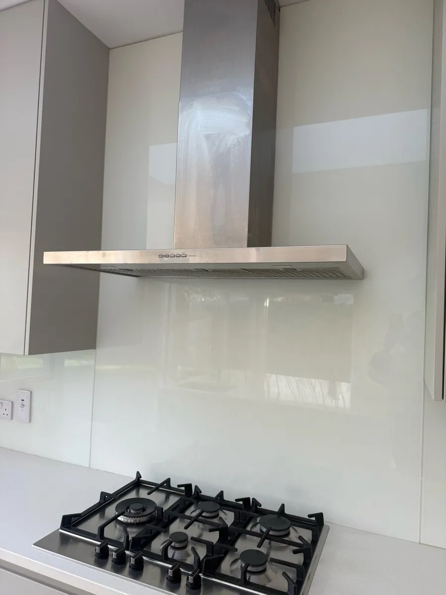 Kitchen for sale - solid wood with quartz - Image 4