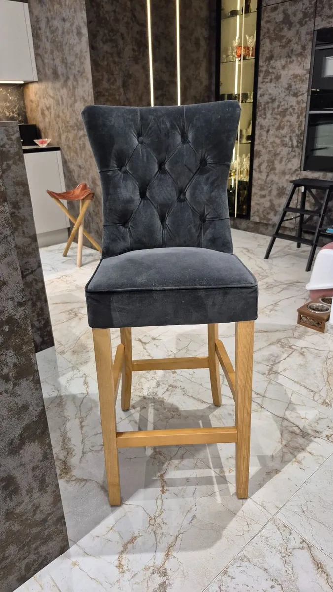 4 Toll Chairs - Image 1