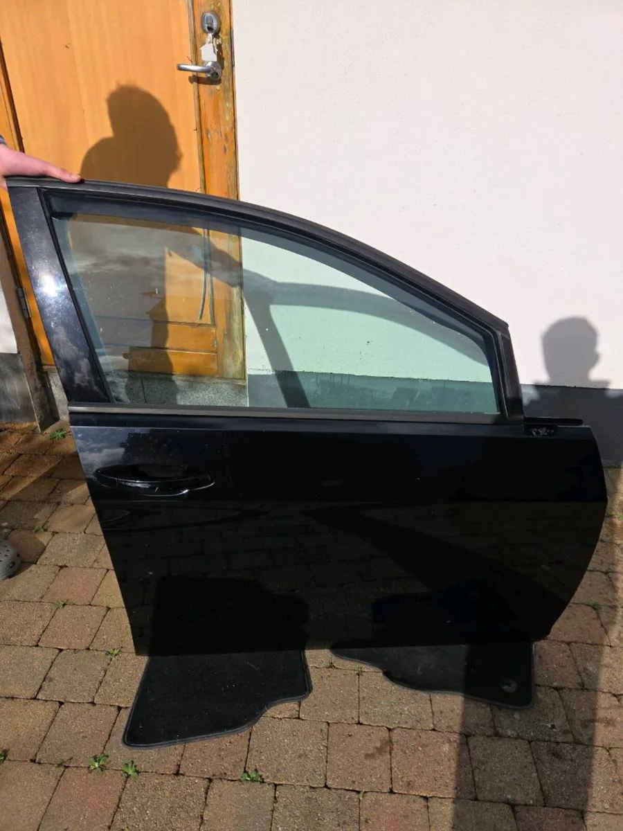 VW Golf mark 7 black front driver door. - Image 2