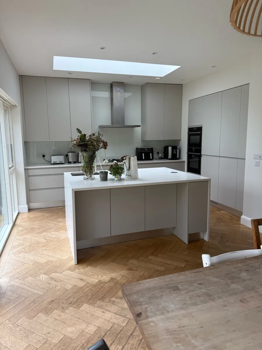 Kitchen for sale - solid wood with quartz - Image 1