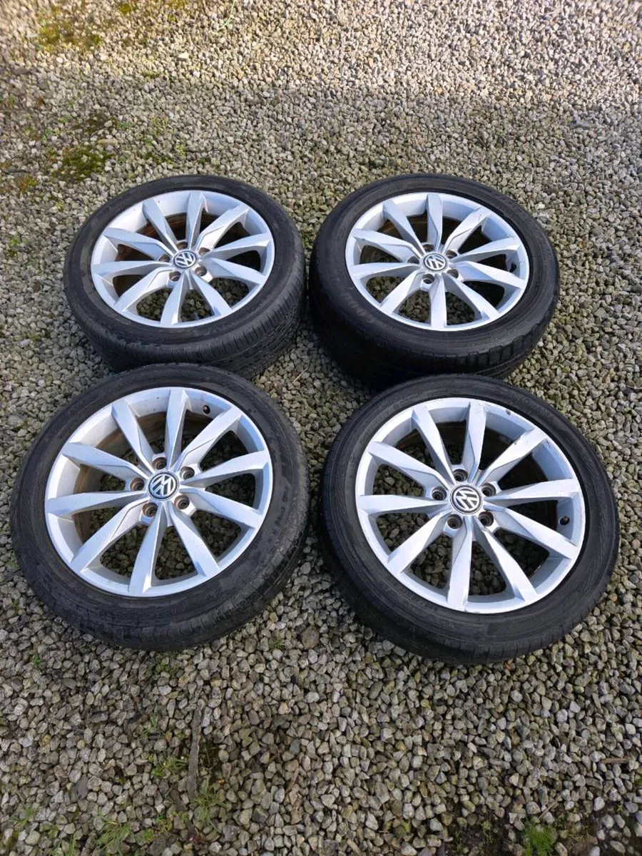 VOLKSWAGEN 17 inch alloys wheels and tyres - Image 1