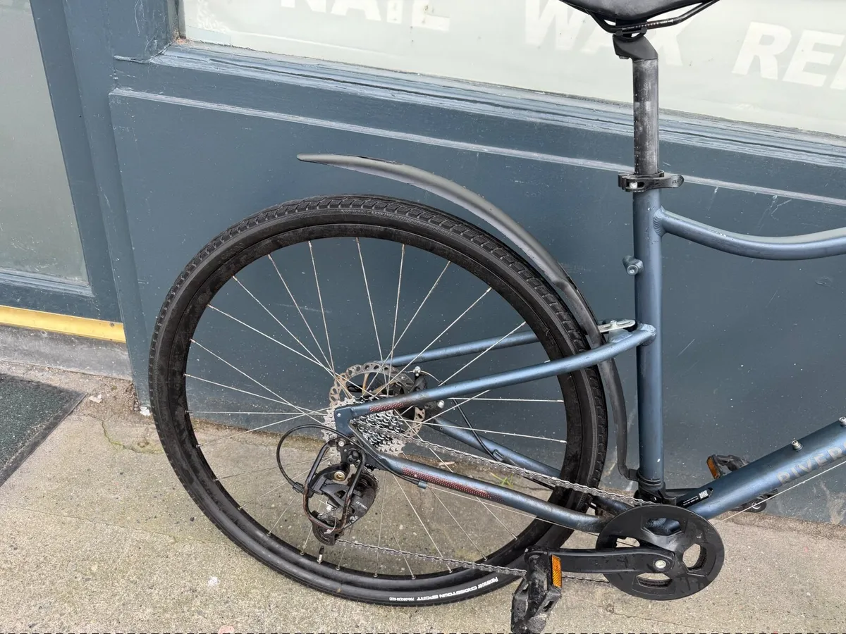 Riverside hybrid bike ❗️Open 7 days of the week ❗️ - Image 4