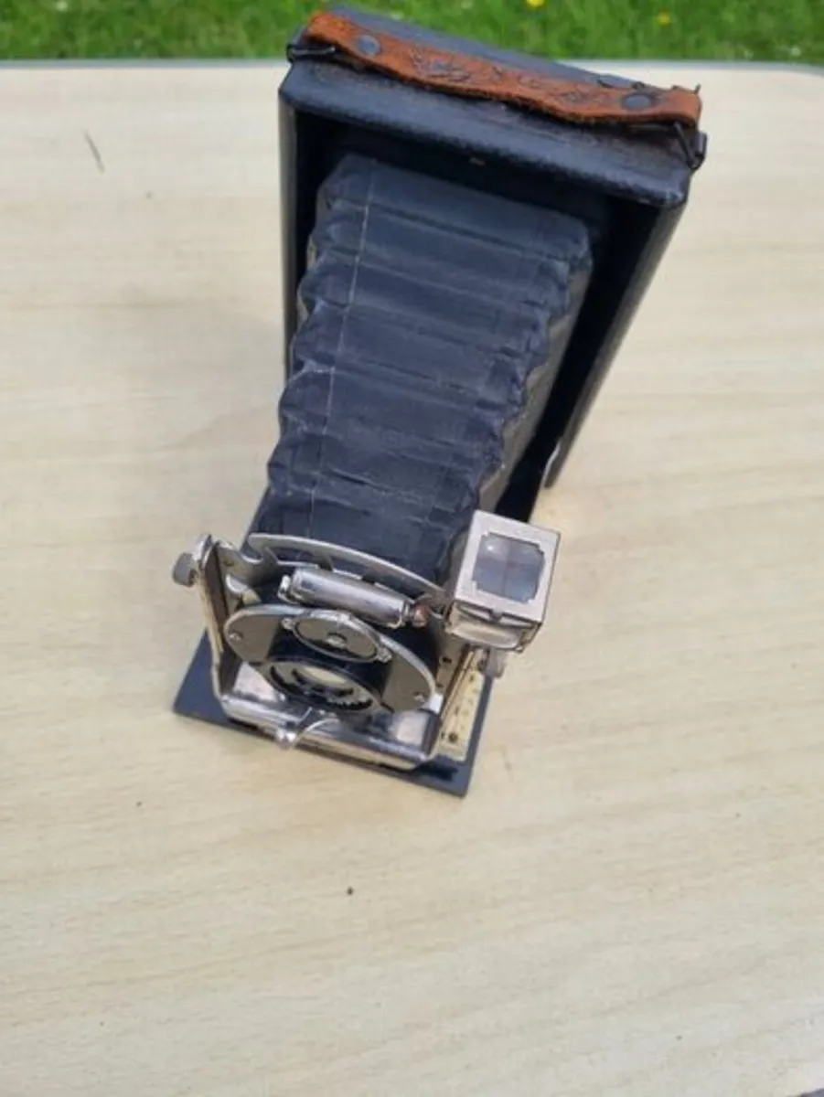 Lukos No. 2 Vintage Folding Camera - Image 4