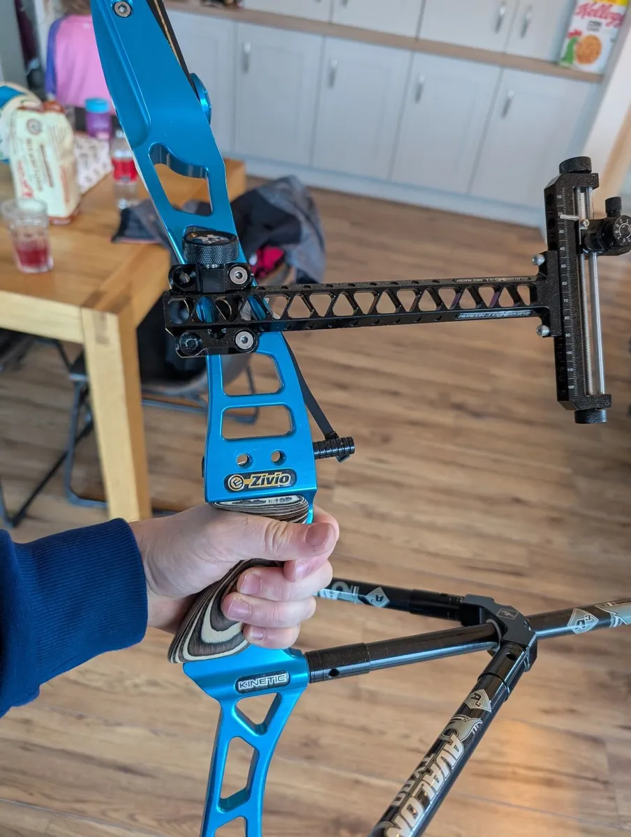 ILF recurve bow - Kinetic Zivio Riser, limbs - Image 4