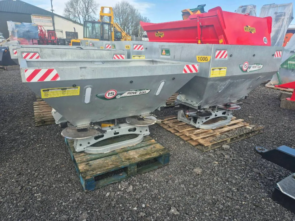 Fertilizer spreaders - Image 2