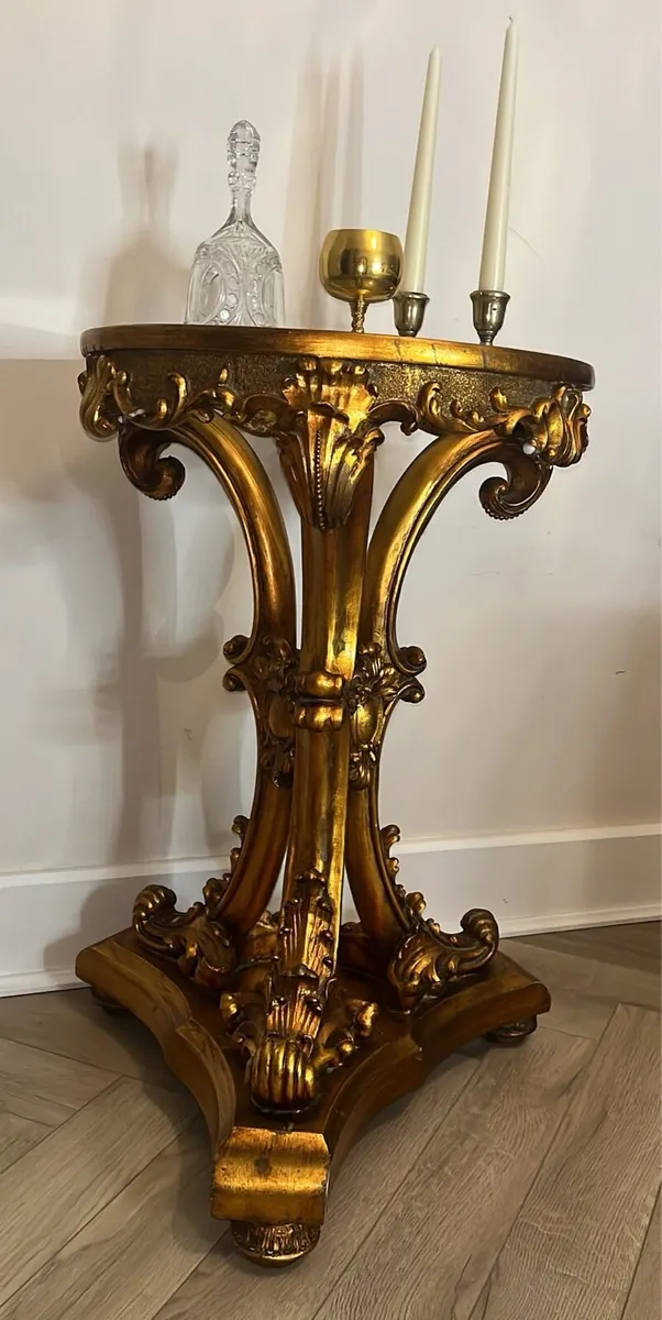 Stunning Vintage Ornate Pedestal  lamp side Table - Image 1