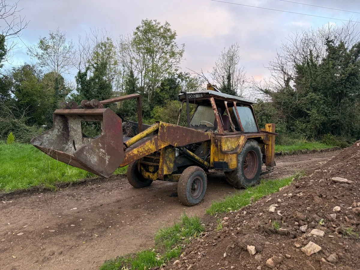 JCB backhoe - Image 2