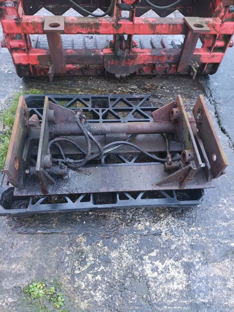 Hydralic Pin and Cone head stock - Image 2