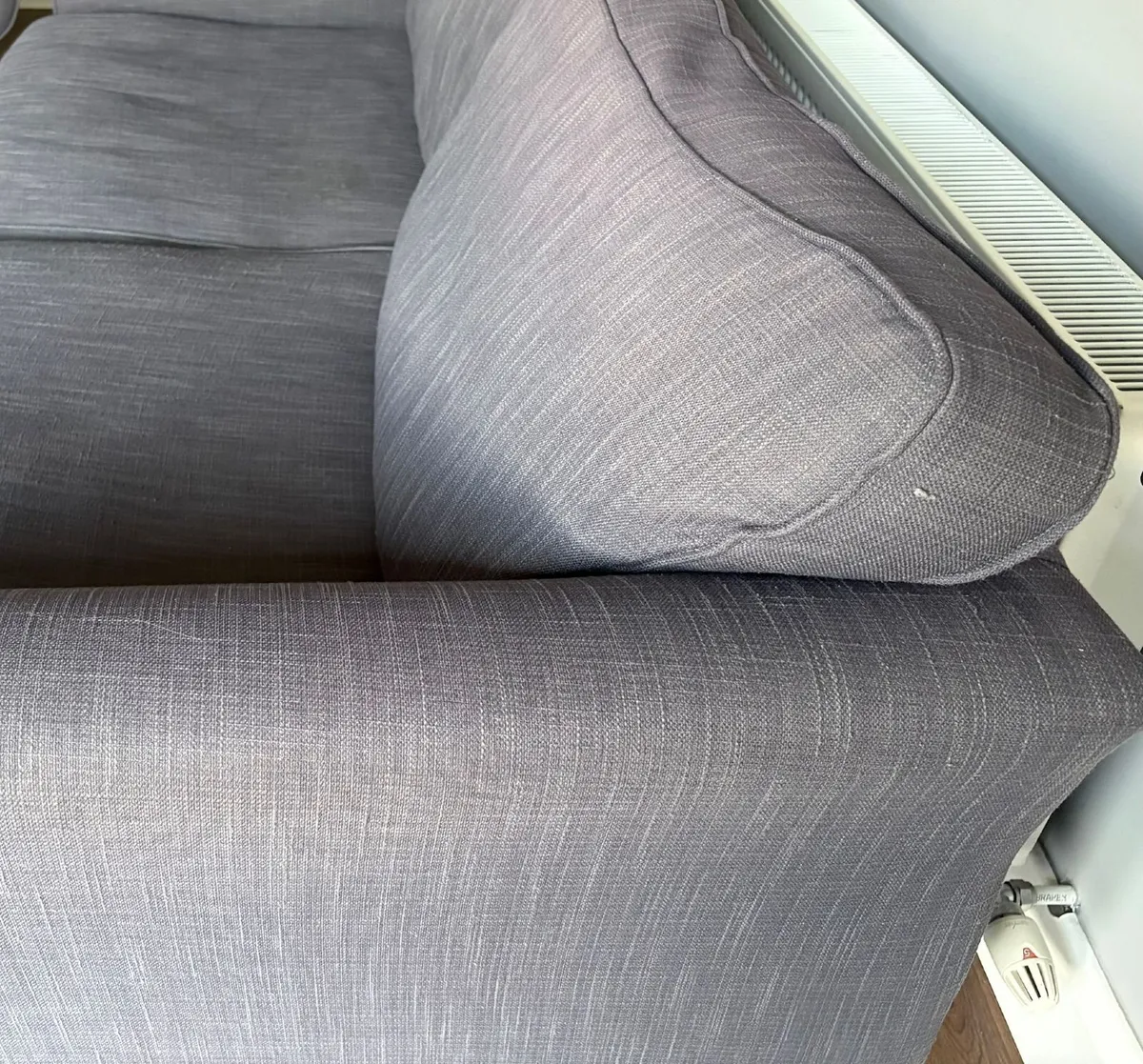 There piece sofa and swivel chair - Image 4