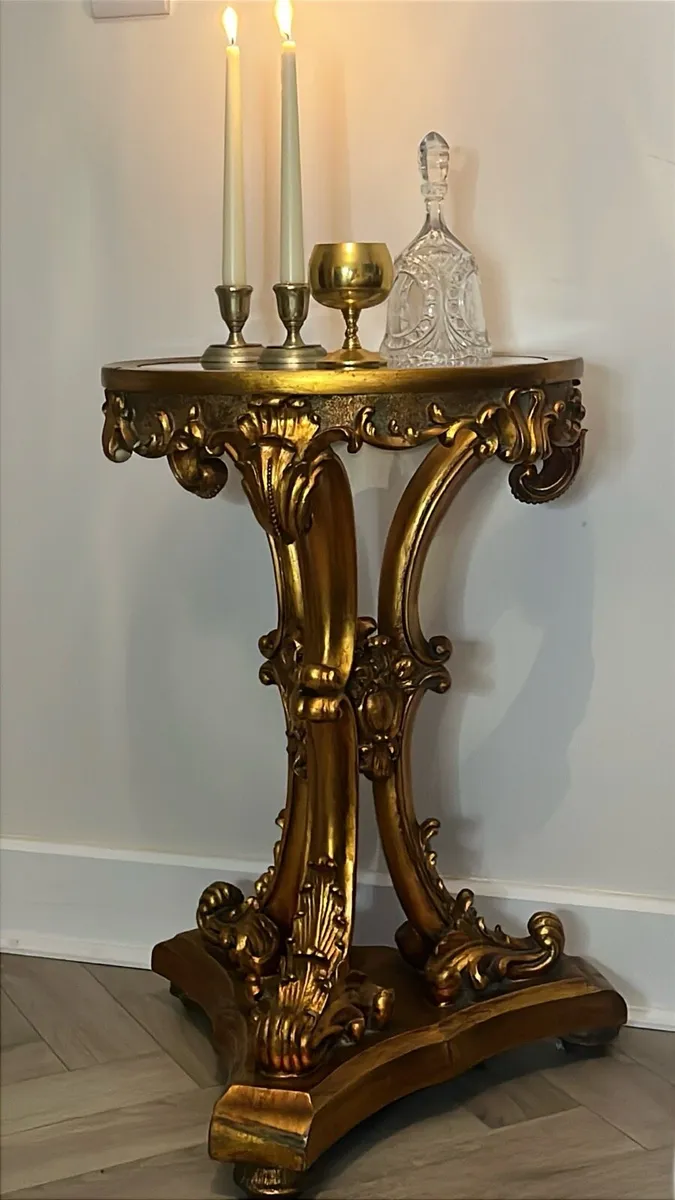 Stunning Vintage Ornate Pedestal  lamp side Table - Image 3