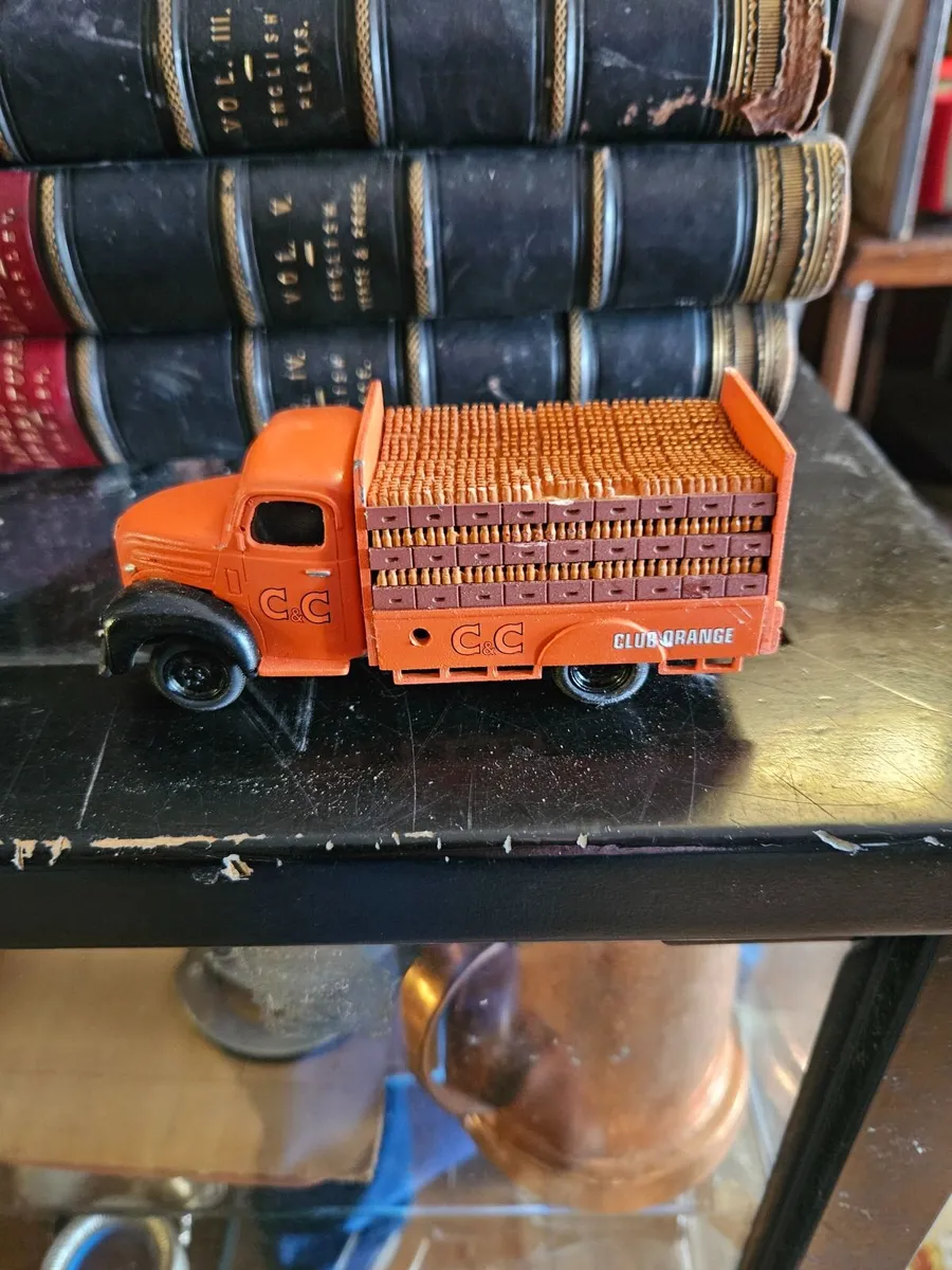 Corgi Club Orange Delivery Truck Promod - Image 1