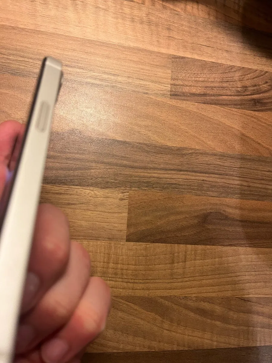 iPhone 13 - Image 3