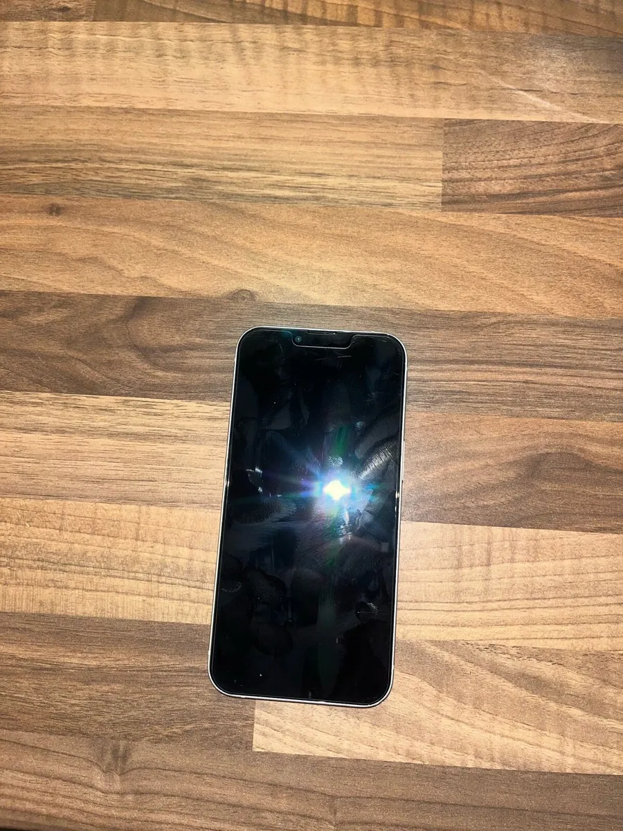 iPhone 13 - Image 4