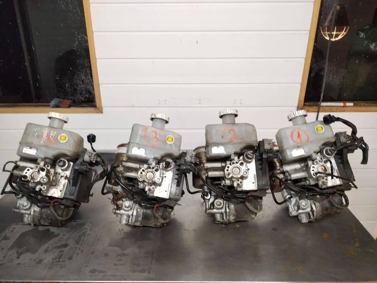 SHOGUN PAJERO MK3 MK4 1999 TO 2015 ABS SERVO PUMP - Image 1