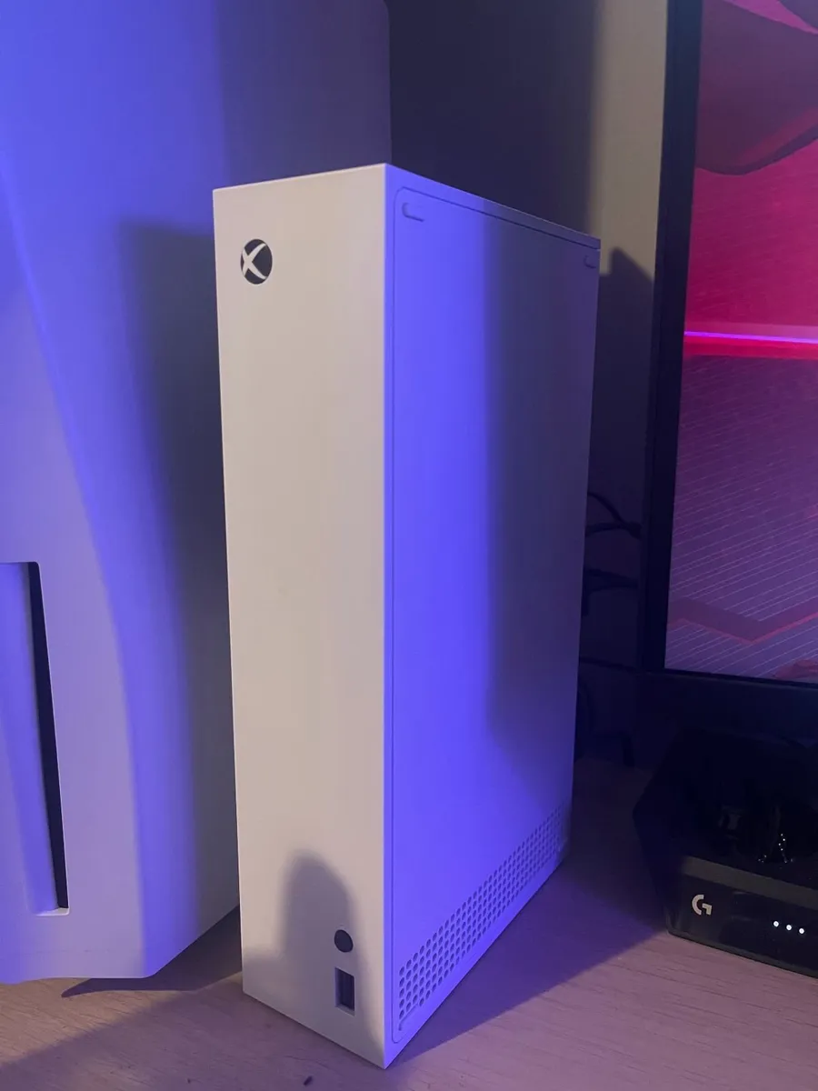 Xbox Series S - Image 1