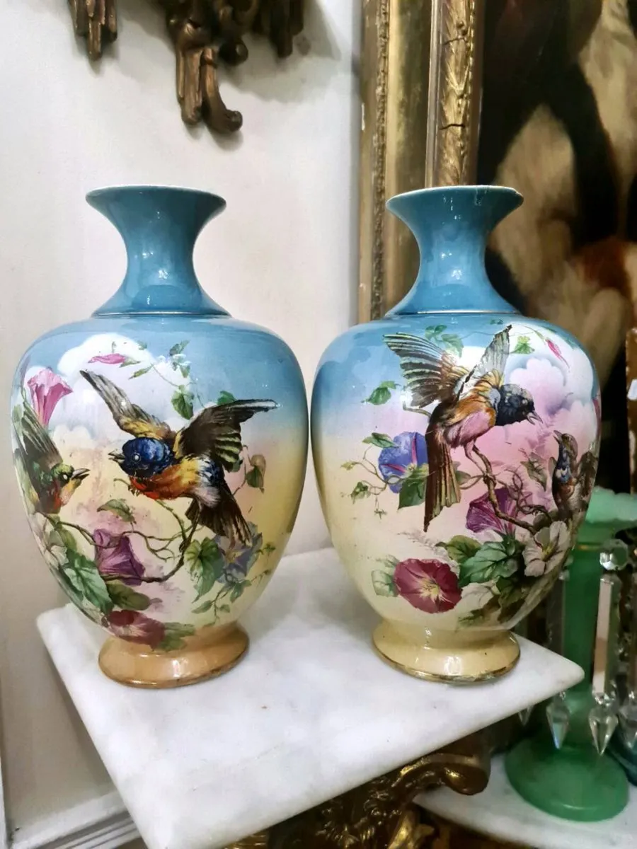 Pair of large antique vases - Image 1