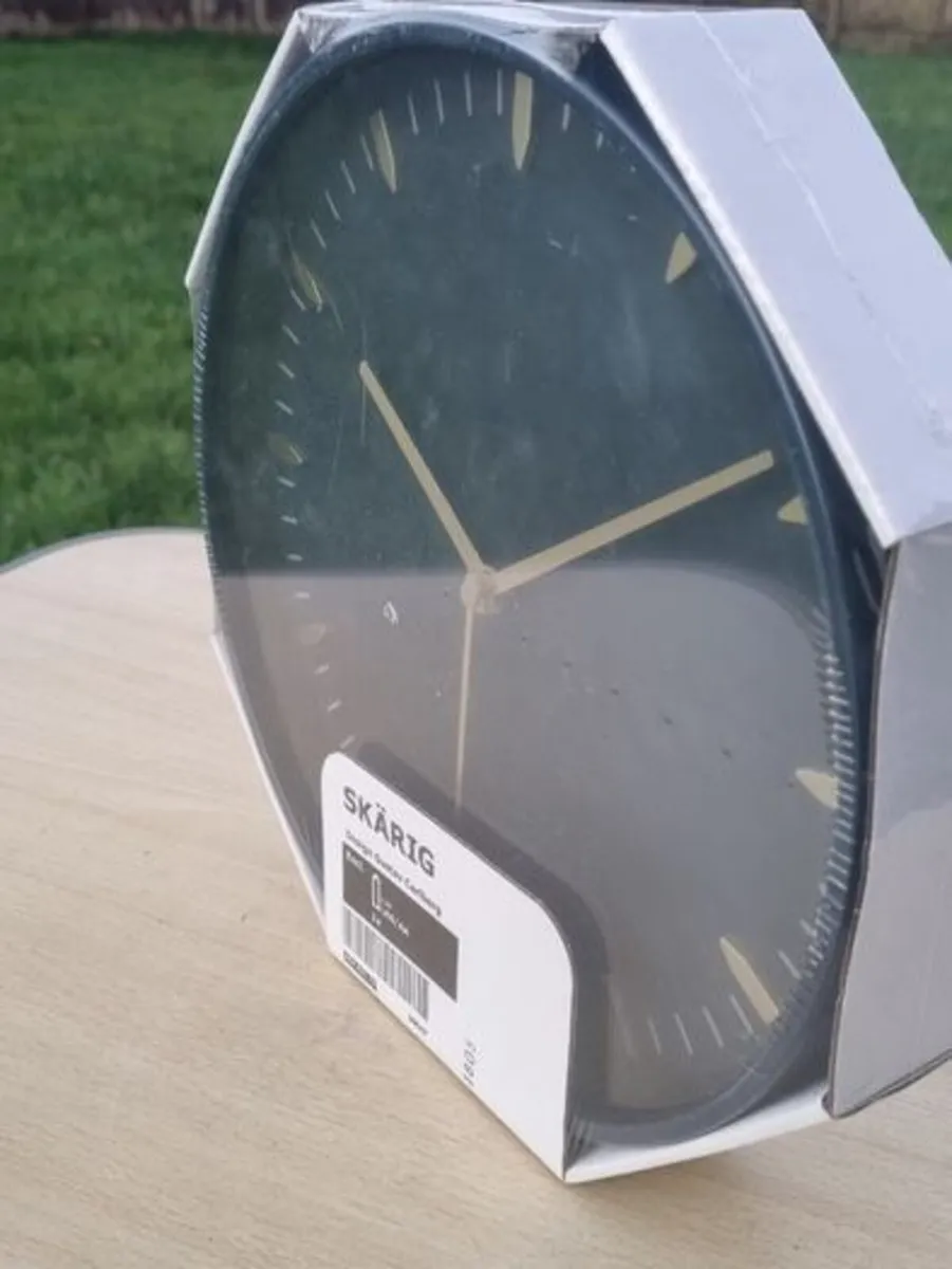 Skarig Wall Clock, Design Gustav Calberg - Image 4