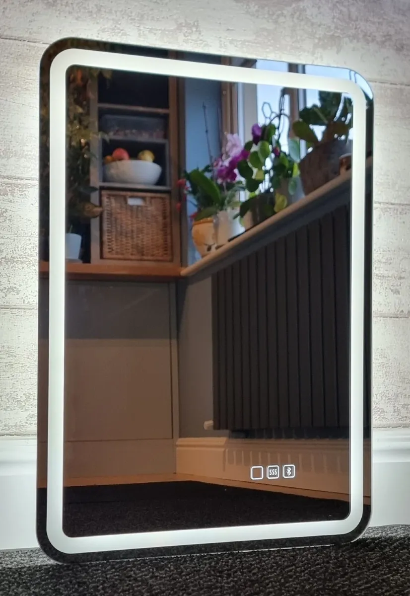 LED Bathroom Mirror 50x70cm Speakers Antifog - Image 2