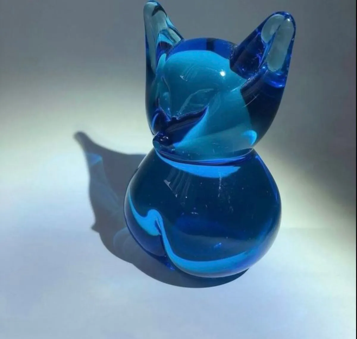 Glass paperweight - Image 1