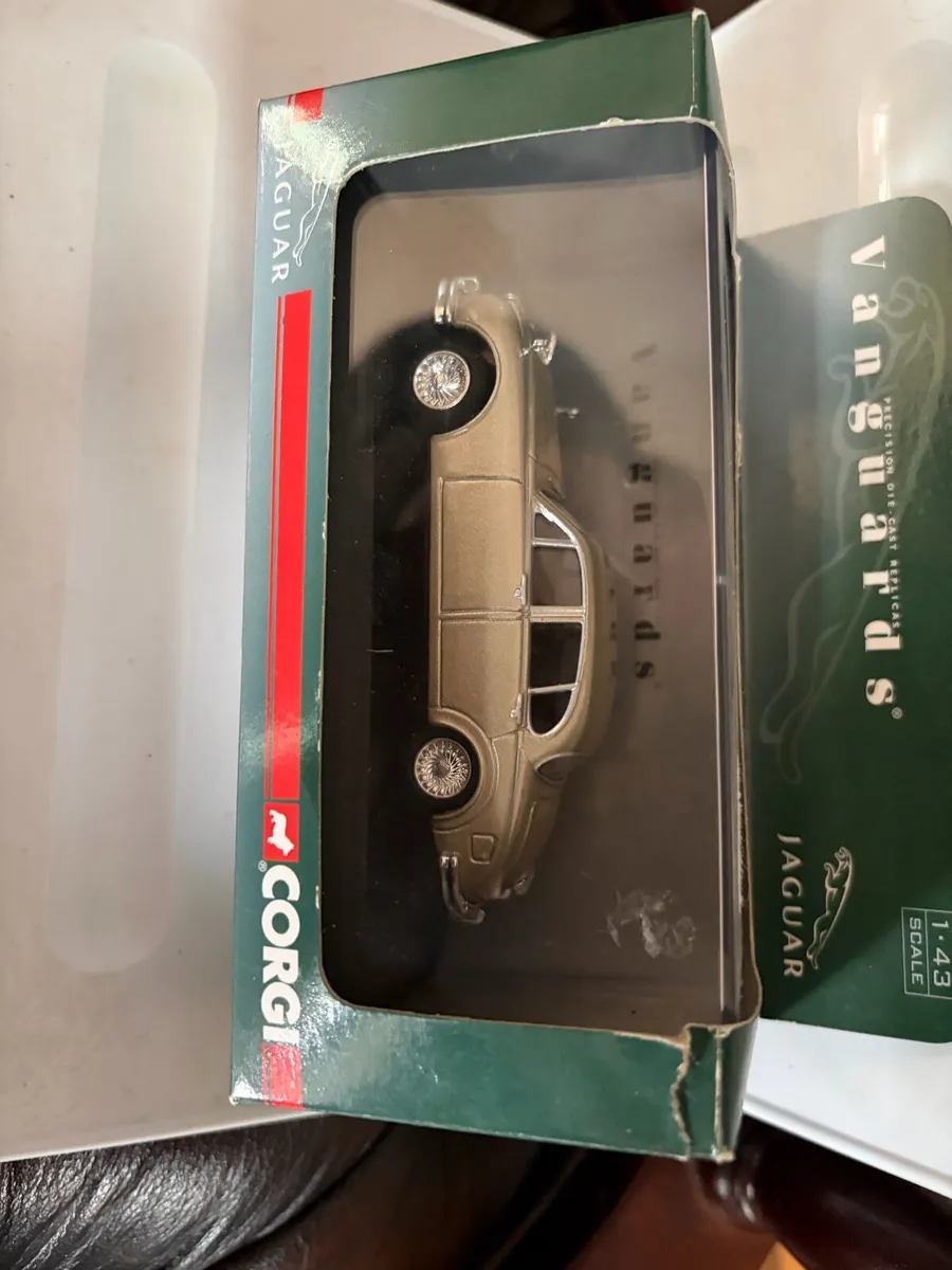 Vanguard’s corgi model car mark 2 jaguar boxed - Image 3