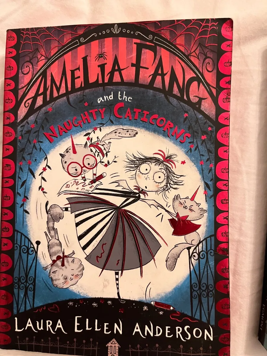 Lauren Ellen Anderson  Amelia fang x 2 - Image 4