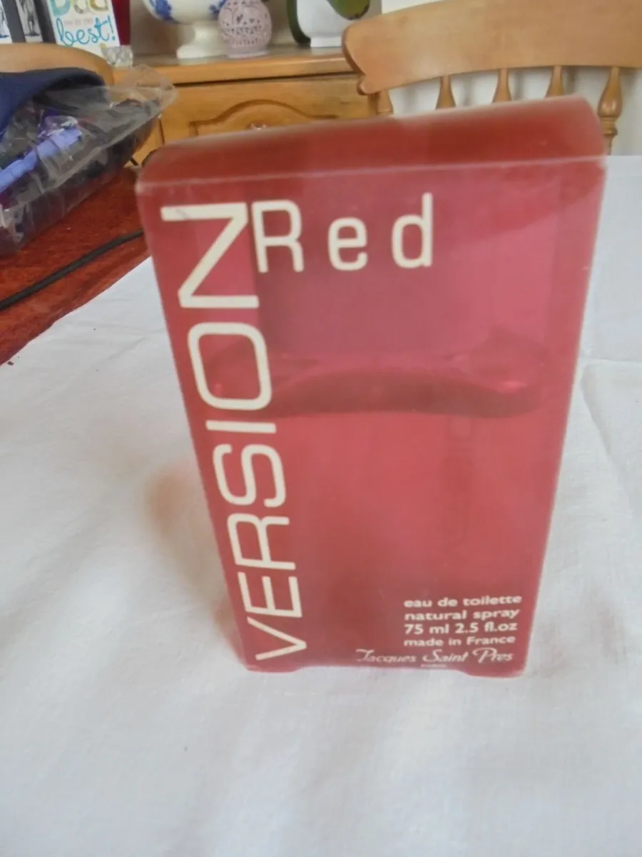 "Version Red" Eau De Toilette Natural Spray - Image 2