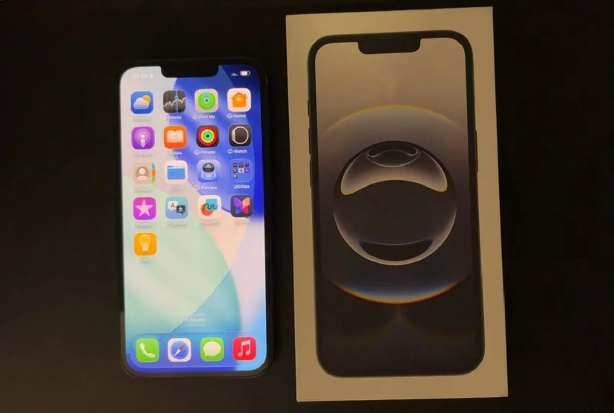 Apple iPhone 16e - Image 1