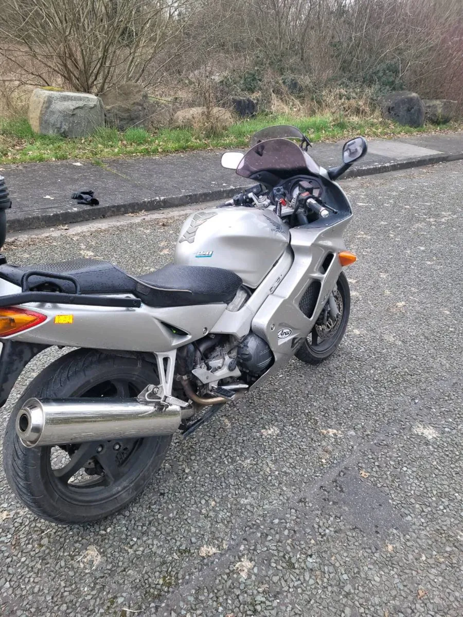 Honda Vfr800fi - Image 4