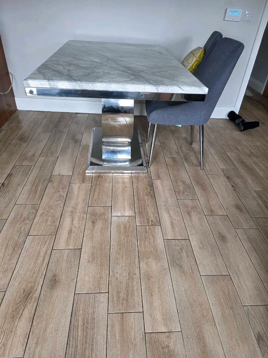 Kitchen table - Image 2