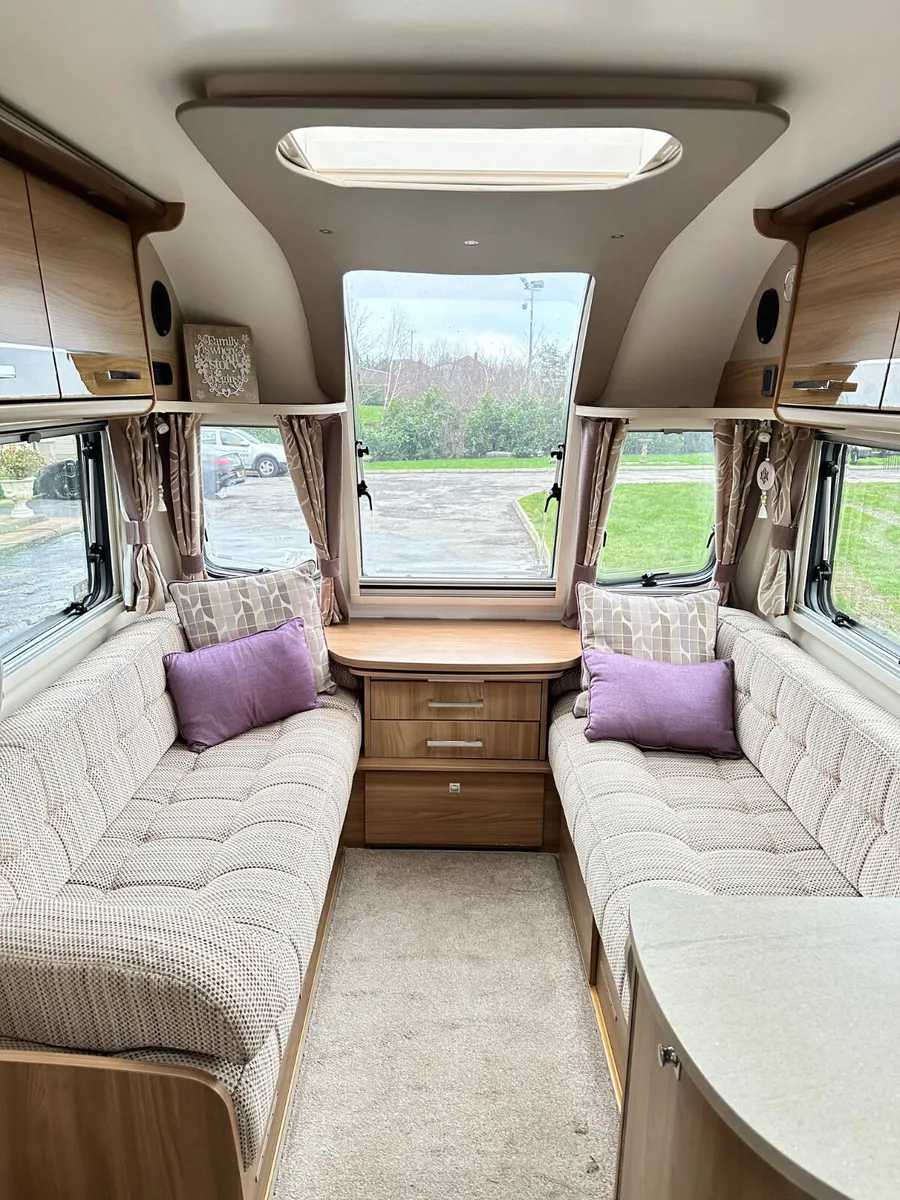 ✨BAILEY UNICORN VALENCIA 4 BERTH FIXED BED✨ - Image 4