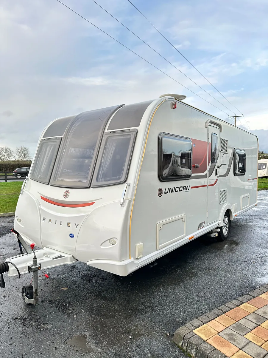 ✨BAILEY UNICORN VALENCIA 4 BERTH FIXED BED✨ - Image 1