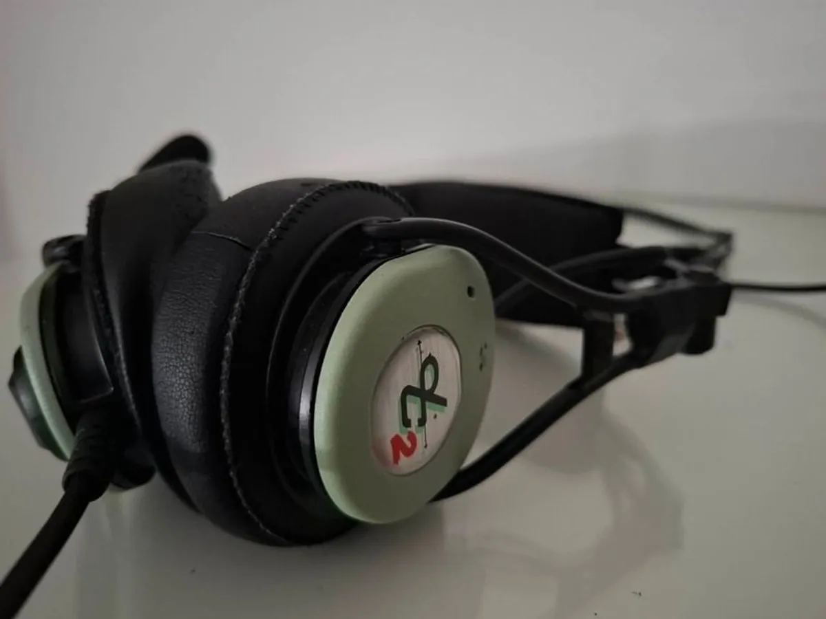 David Clark DC PRO-X2 Aviation ANR Headset - Dual Plug - Bluetooth - With Case - Image 2