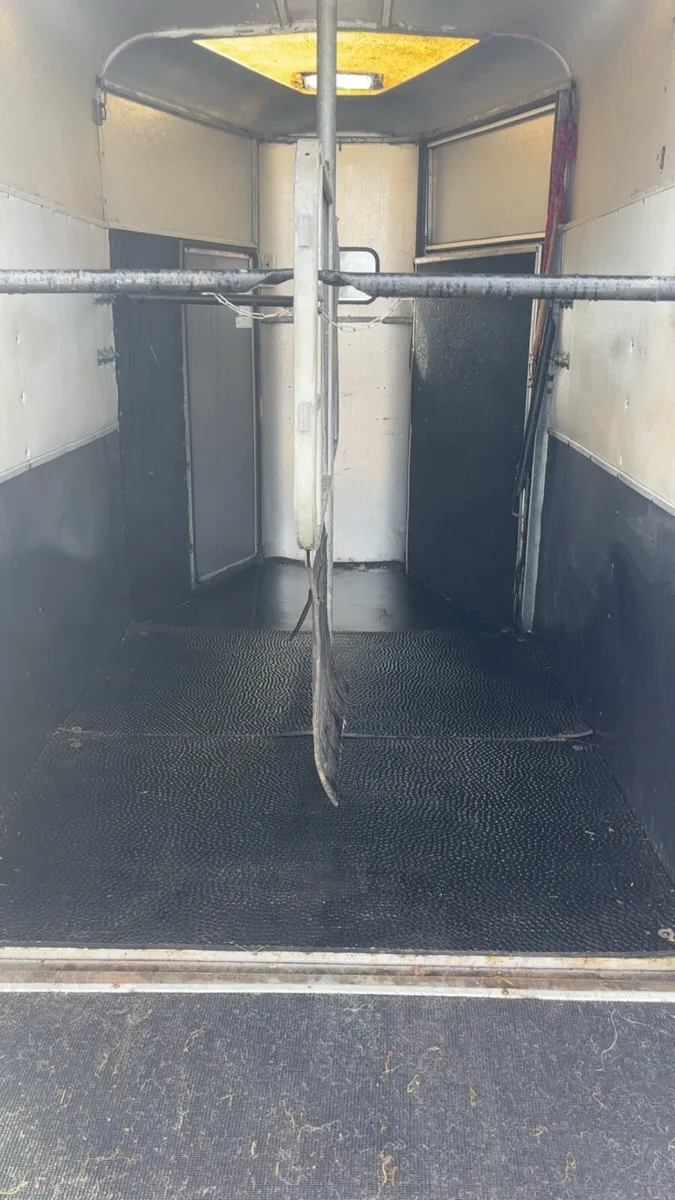 Ifor williams 505 horsebox - Image 3