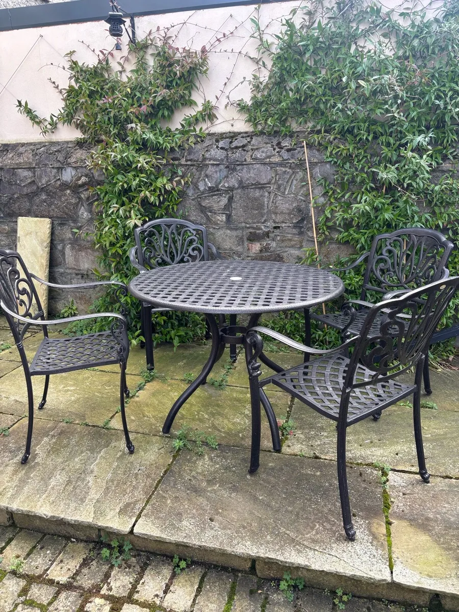Garden Furniture - Image 1