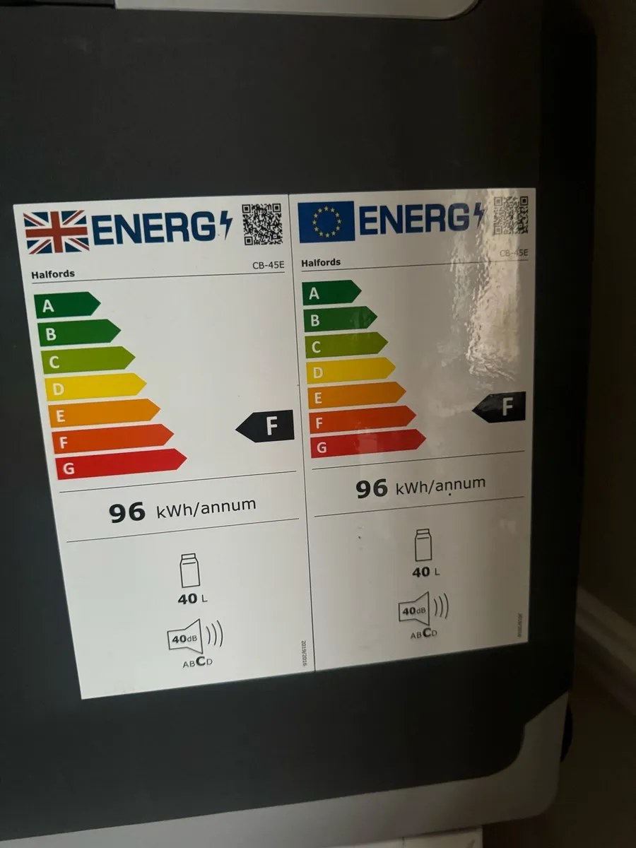 Halfords 40 Litre Mains and 12V & 24V Cooler Box - Image 2