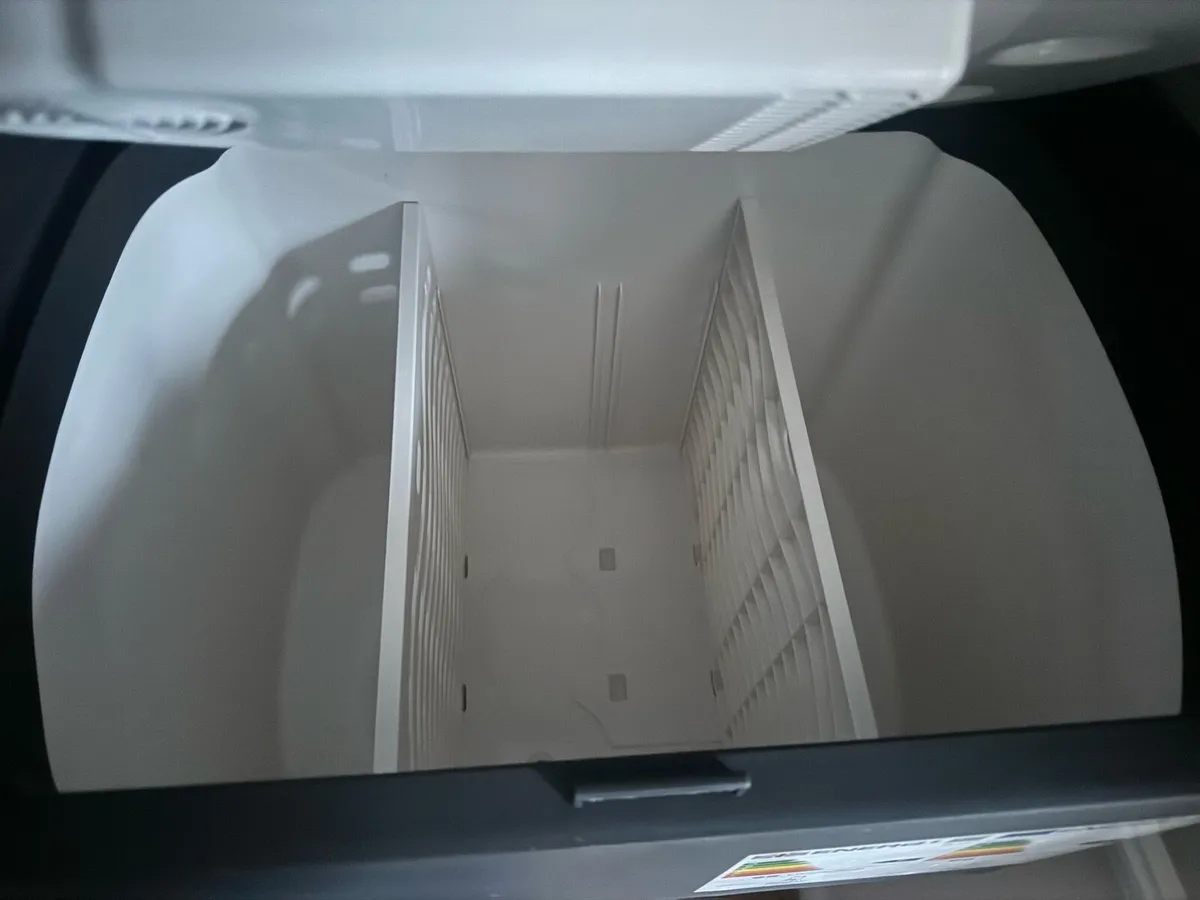 Halfords 40 Litre Mains and 12V & 24V Cooler Box - Image 4