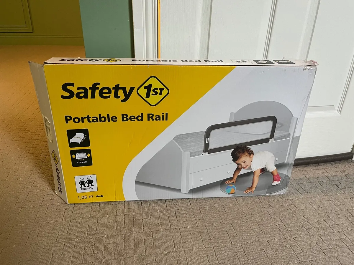 Extendable Safety 1st bed rail - Image 1
