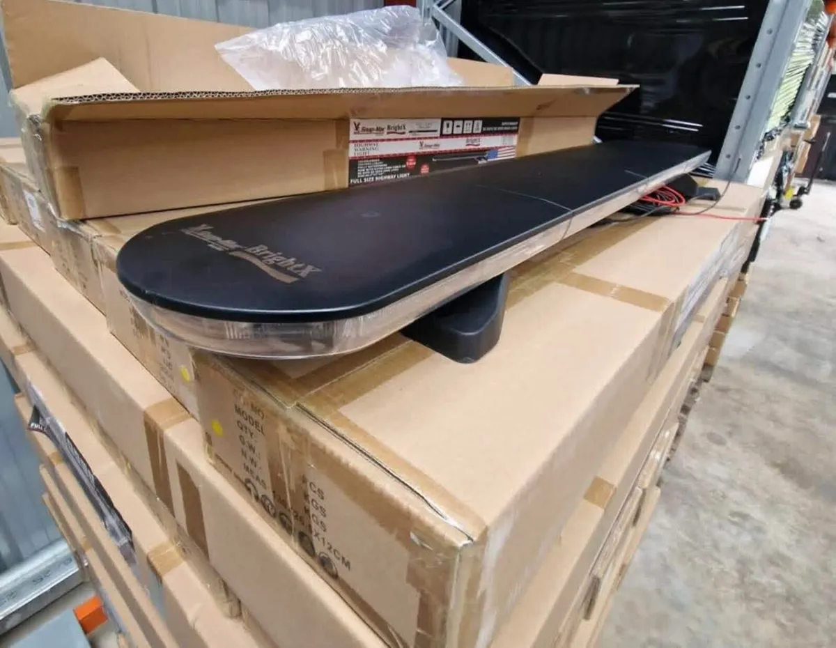 🚨 4 ft Slim Amber Beacon Light — €300! 🚨 - Image 1