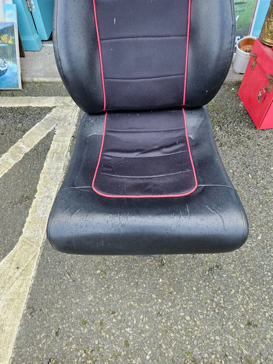 Gaming Chair - Image 1