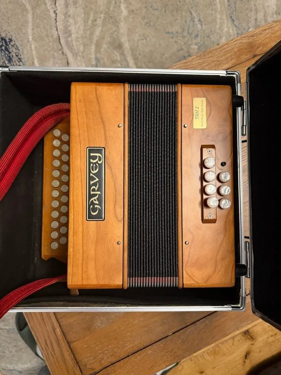 Garvey Tam 2 Button Accordion - Image 2