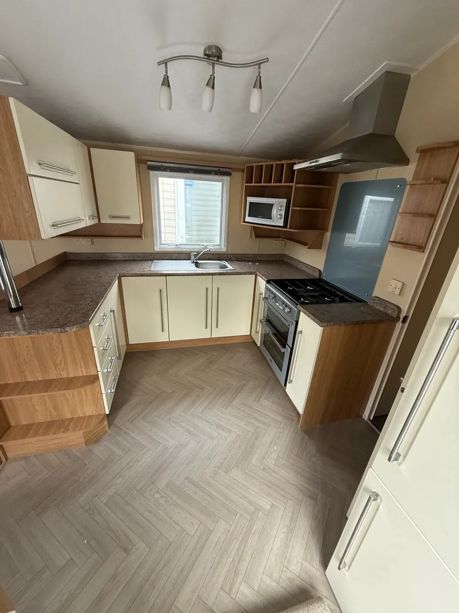Willerby legacy 38-12 3 bed At TPS caravan - Image 2