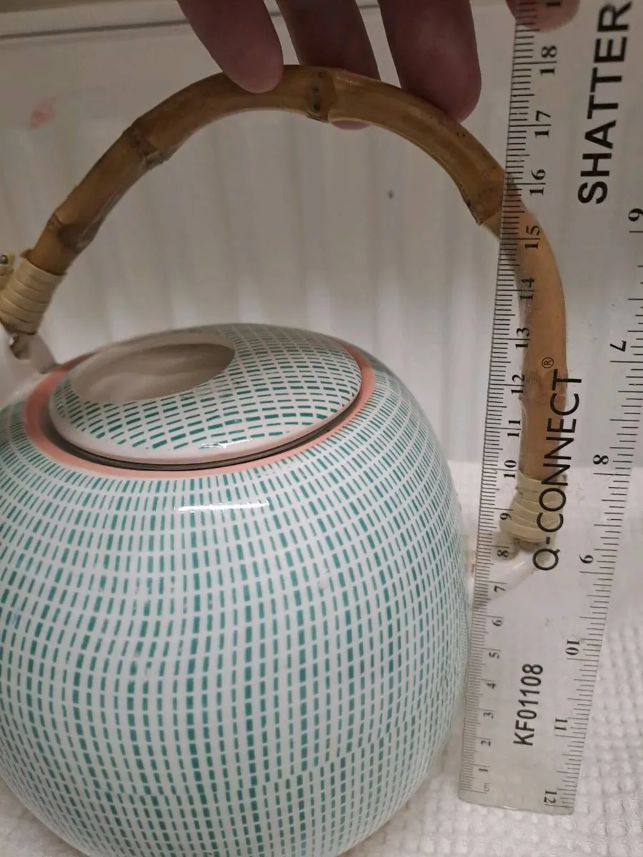 Stylish Ceramic Teapot with Bamboo Handle & Infuse - Image 4