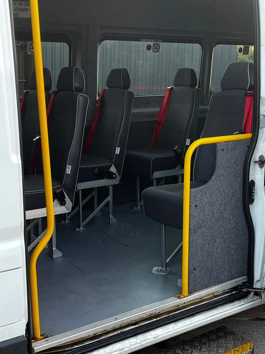 Minibus - Image 4