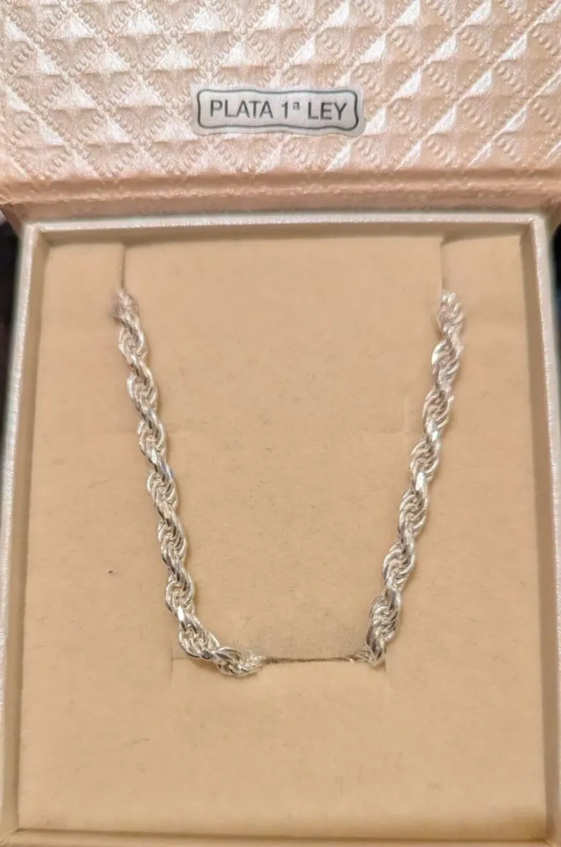 Beautiful silver necklace - Image 1