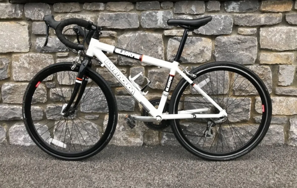 Kids tri bike - Image 1