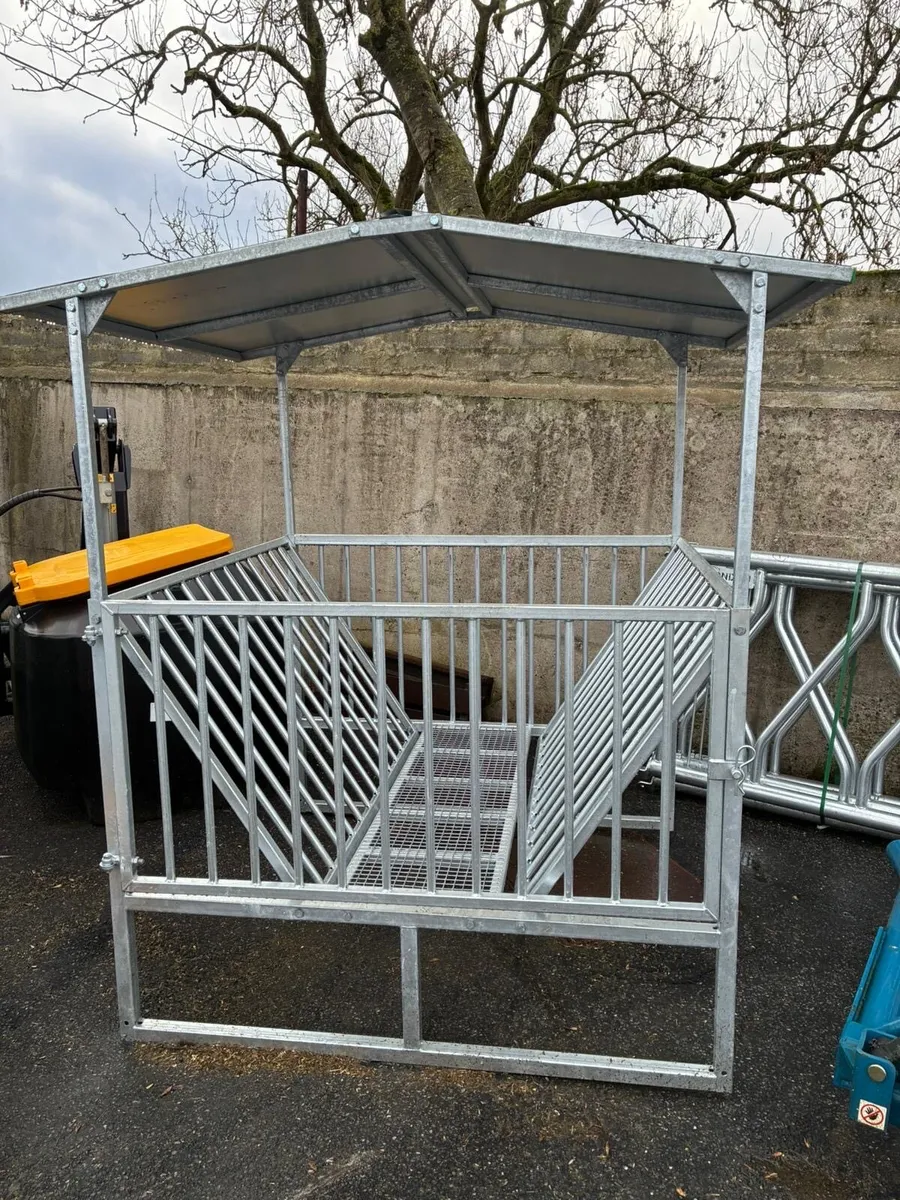 Condon Bale Cradle - Image 1